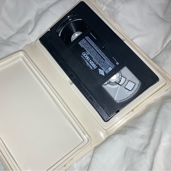 A Walt Disney Classic Robin Hood - Picture 10 of 13